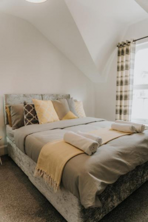 Alice Cottage, this hidden Nook is in a quiet part of the City Centre of Sunderland, with parking, Wifi, Smart Tv and travel links to Newcastle and Durham